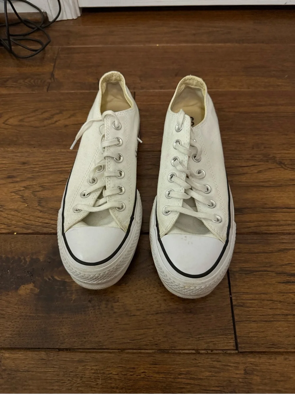 Converse White Low-Top Canvas Sneaker - Picture 1 of 6